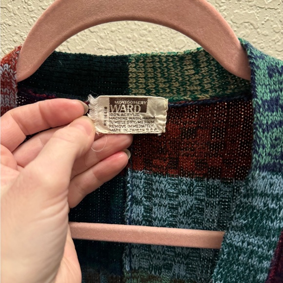 Vintage Montgomery Ward Button Up Cardigan - Picture 4 of 7